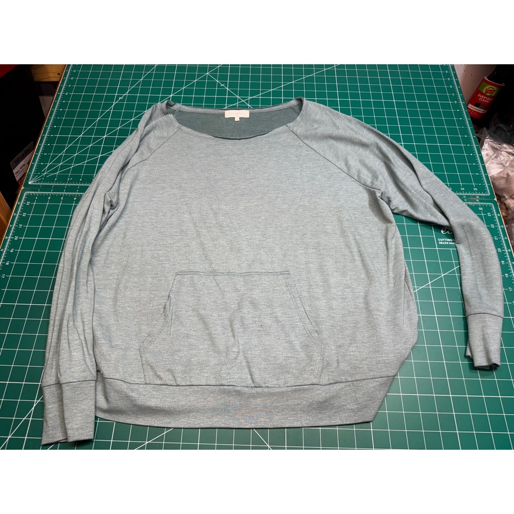 Grace & Lace Womens XL Sweatshirt Sage Green Raglan Sleeve Kangaroo Pocket Top